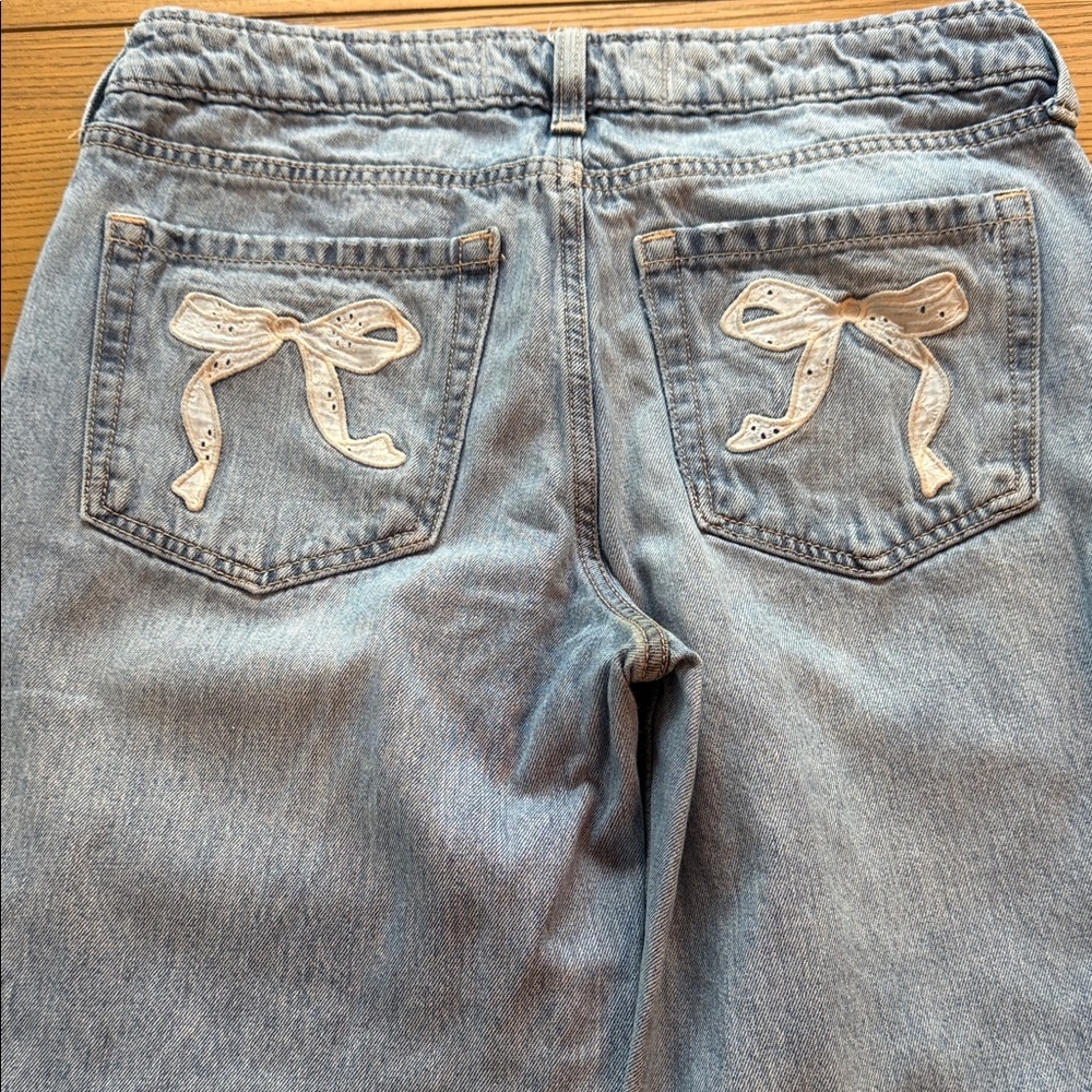 Hollister Light Blue Straight Leg Jeans - Picture 3 of 4